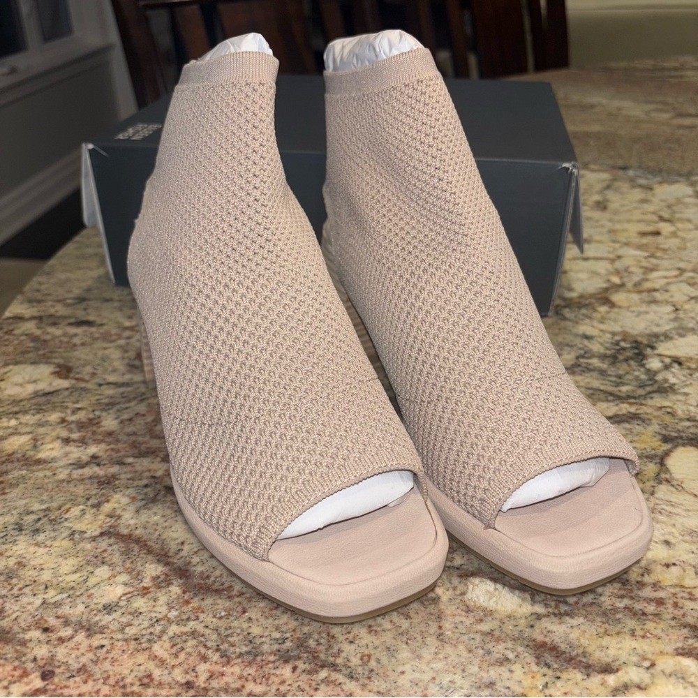 EILEEN FISHER Blush Cutout Bootie NIB - Picture 9 of 15